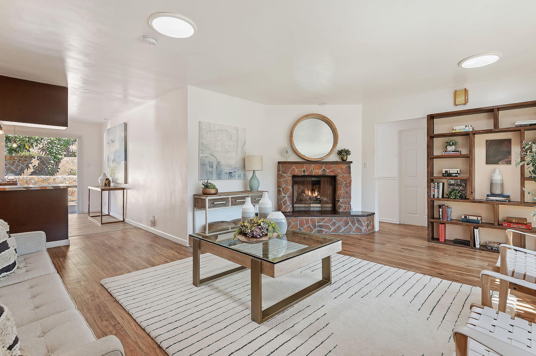 1260 Mountain View Road Santa Barbara, CA 93109 - Photo 9 of 31 009-13-web-or-mls-13 - Living Room