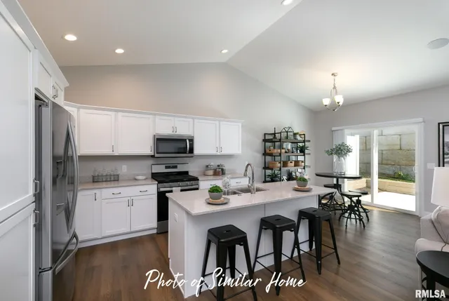 $349,900 | 602 North 15th Street, Le Claire, IA 52753