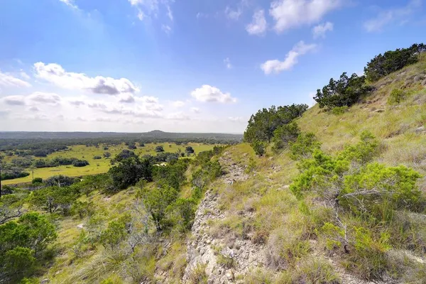 $525,000 | 129-130 Lynx Cove, Unit RMKS, Blanco, TX 78606