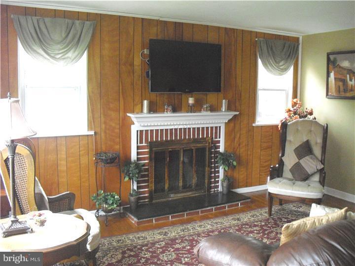 3206 Hilltop Road Newtown Square, PA 19073 - Photo 2 of 21