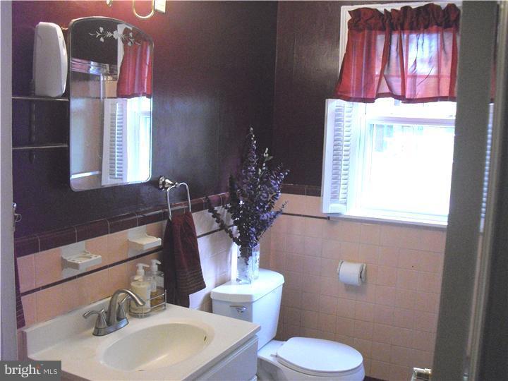 3206 Hilltop Road Newtown Square, PA 19073 - Photo 7 of 21