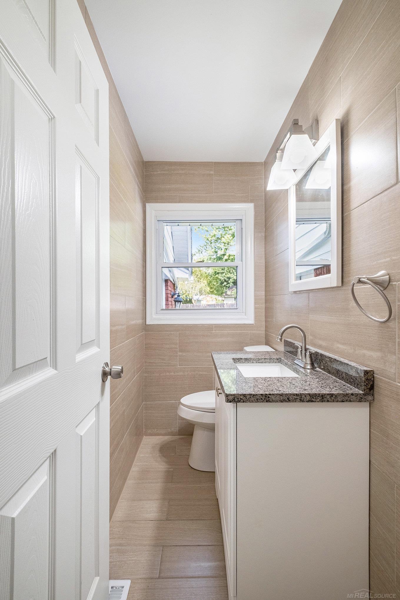 1379 Williamsburg Road Flint, MI 48507 - Photo 11 of 14 50181195-c6baac8a-a22b-464c-bf01-778df4136bac.JPG