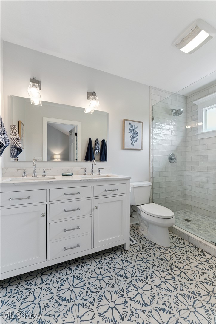 19075 Ridgeview Trail Chagrin Falls, OH 44023 - Photo 29 of 42 Gorgeous tile flooring in the primary bath