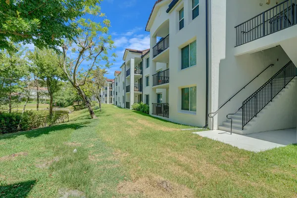 $1,950 | 611 Villa Circle, Boynton Beach, FL 33435