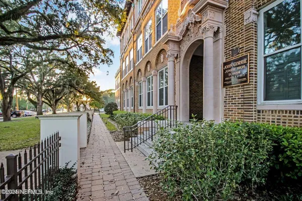 $335,000 | 2525 College Street, Unit 2202, Jacksonville, FL 32204