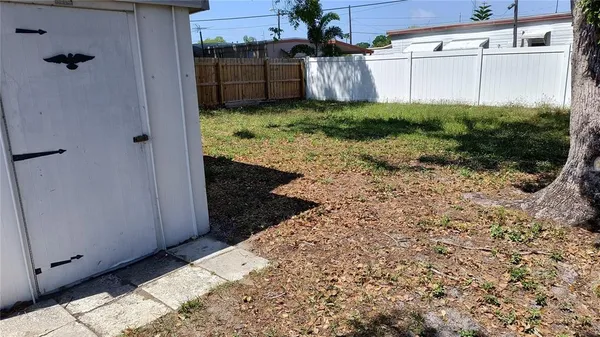 $1,800 | 10861 126th Avenue North, Largo, FL 33778