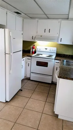 $1,800 | 10861 126th Avenue North, Largo, FL 33778