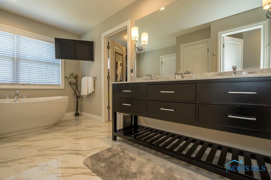 26041 Seminary Road Perrysburg, OH 43551 - Photo 19 of 30 Gallery Image 19