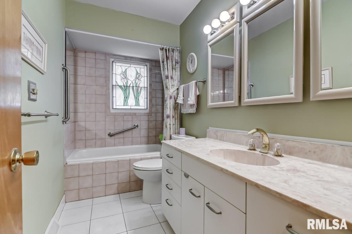 2208 Kaskaskia Drive Springfield, IL 62702 - Photo 18 of 37 Gallery Image 18