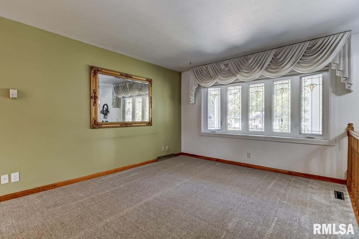 2208 Kaskaskia Drive Springfield, IL 62702 - Photo 3 of 37 Gallery Image 3