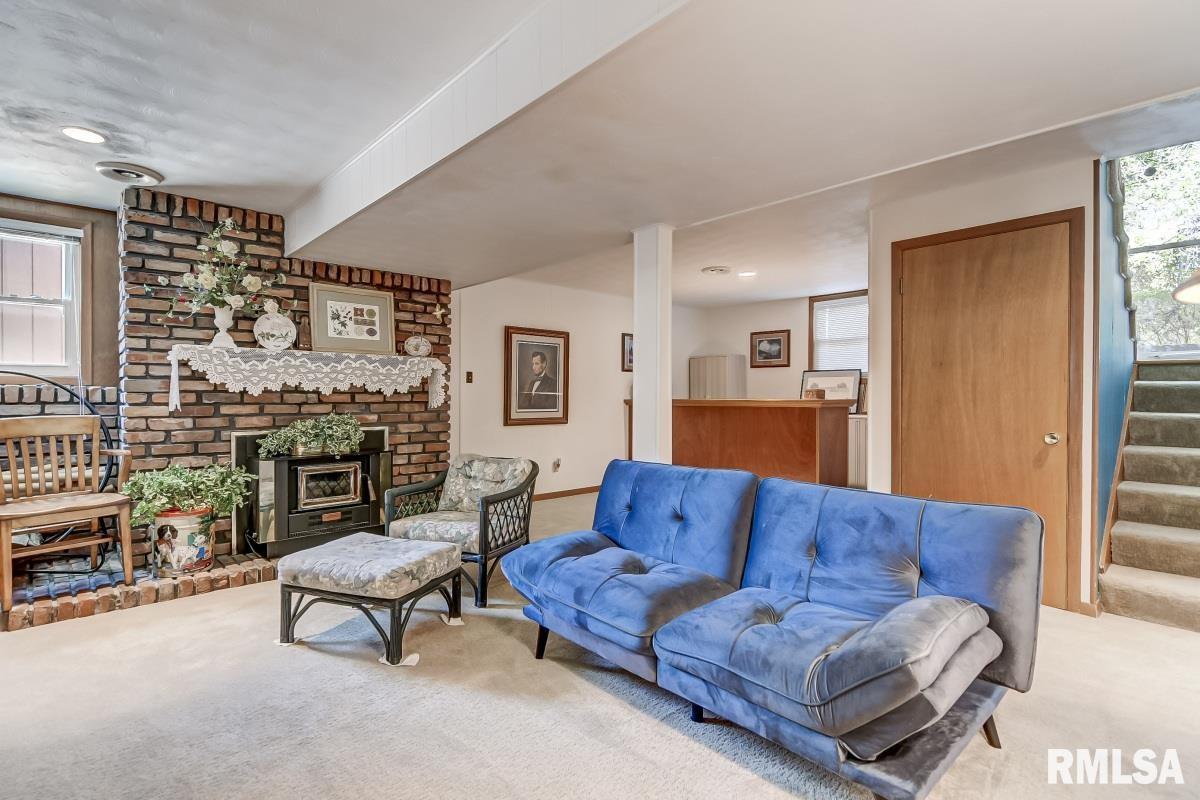 2208 Kaskaskia Drive Springfield, IL 62702 - Photo 25 of 37 Gallery Image 25