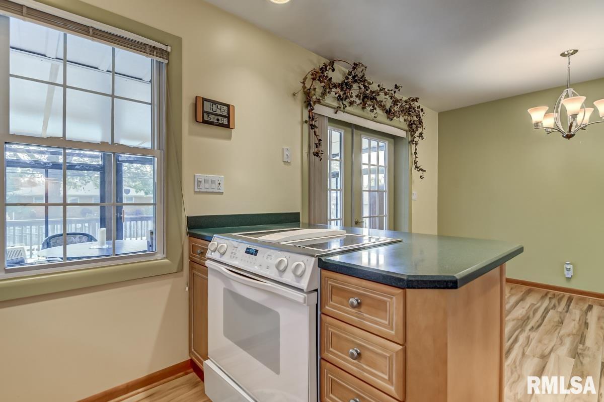 2208 Kaskaskia Drive Springfield, IL 62702 - Photo 8 of 37 Gallery Image 8