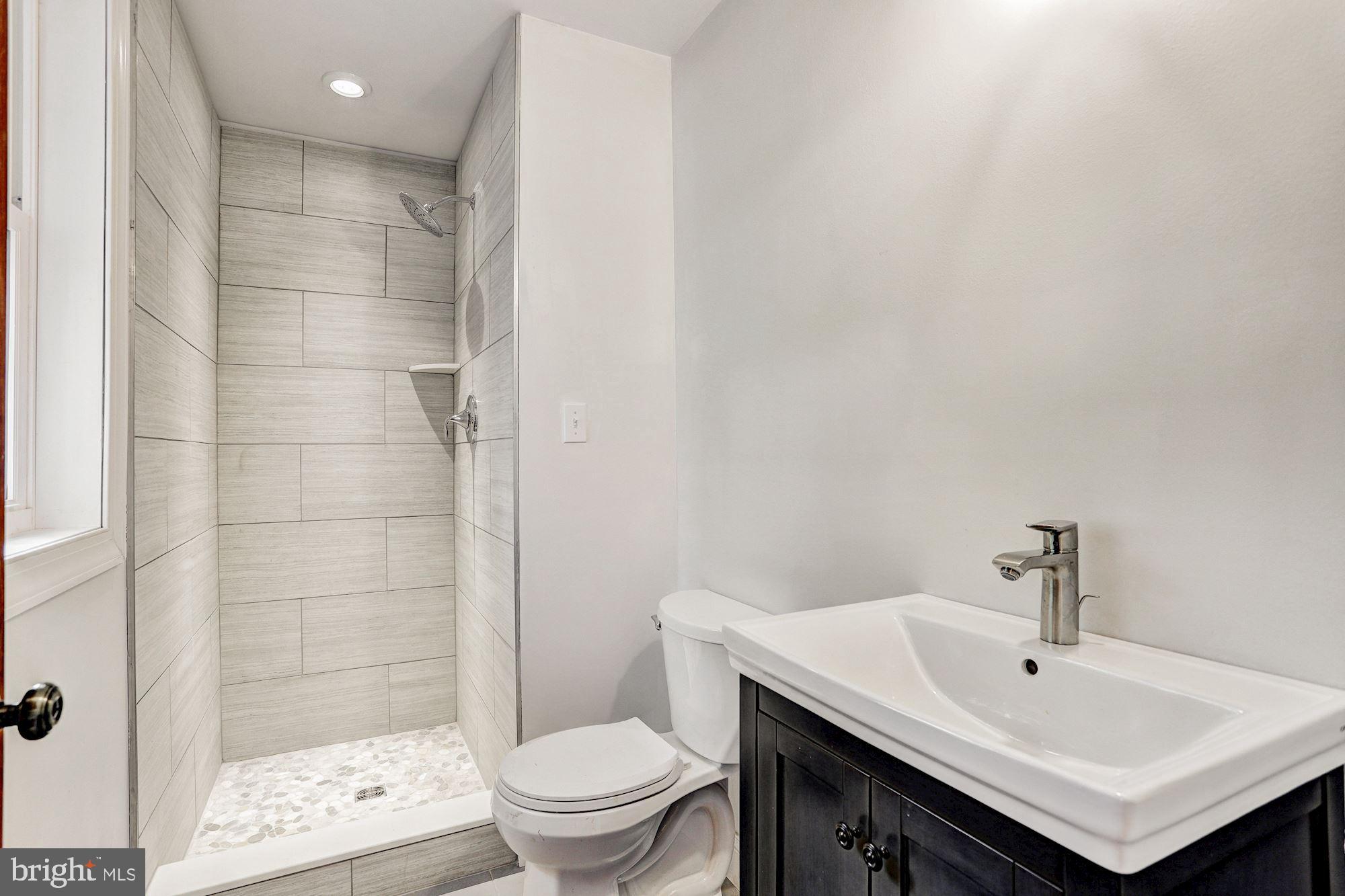 11858 Frederick Road Ellicott City, MD 21042 - Photo 16 of 35 Main level full bath