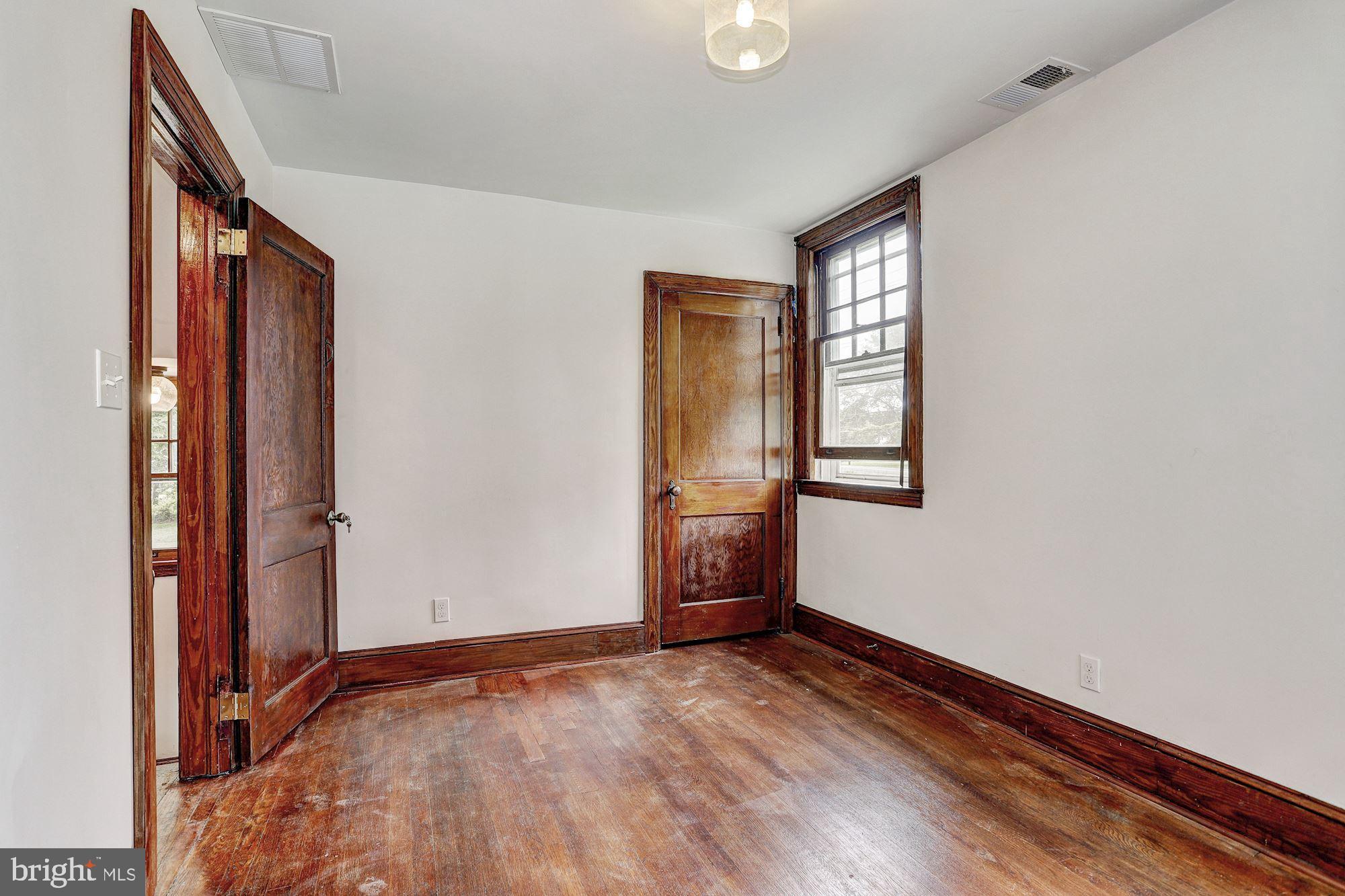 11858 Frederick Road Ellicott City, MD 21042 - Photo 27 of 35 Bedroom 3