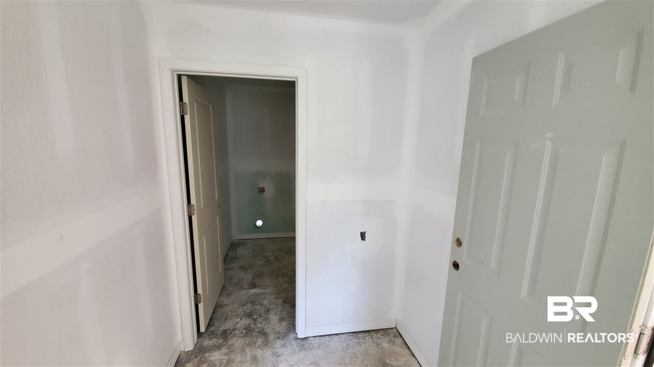 22670 Ridgewood Drive Robertsdale, AL 36567 - Photo 6 of 17