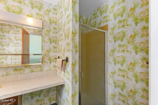 $339,000 | 58 East Highland Drive, Guilderland, NY 12203