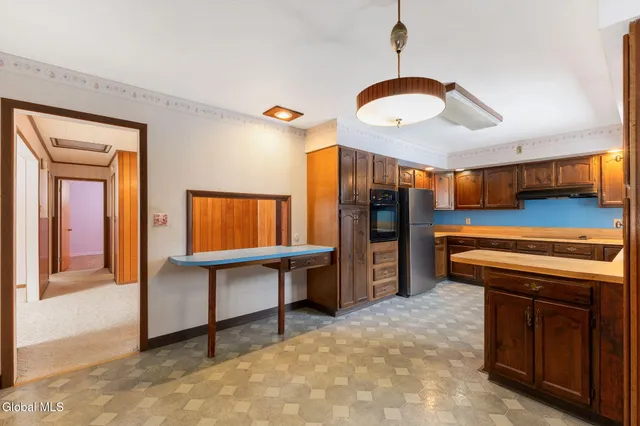 $339,000 | 58 East Highland Drive, Guilderland, NY 12203