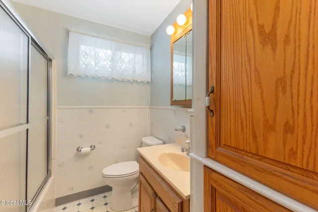 $339,000 | 58 East Highland Drive, Guilderland, NY 12203