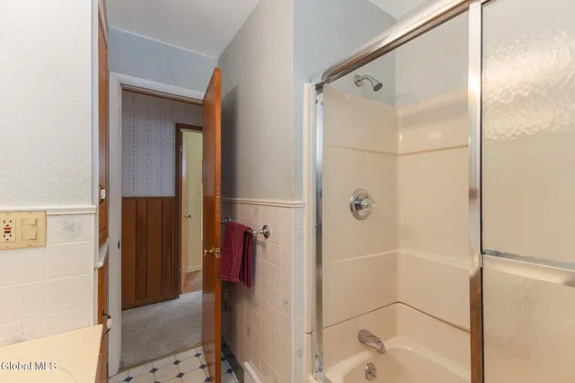 $339,000 | 58 East Highland Drive, Guilderland, NY 12203