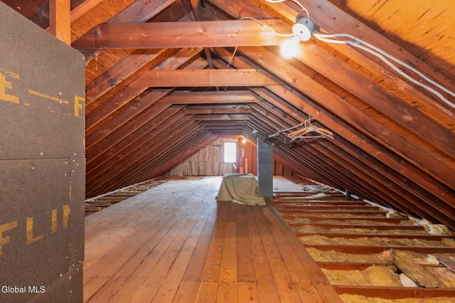 $339,000 | 58 East Highland Drive, Guilderland, NY 12203