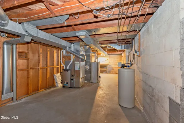 $339,000 | 58 East Highland Drive, Guilderland, NY 12203