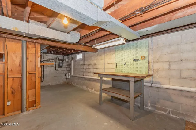 $339,000 | 58 East Highland Drive, Guilderland, NY 12203