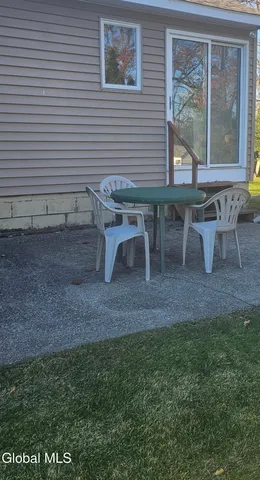 $339,000 | 58 East Highland Drive, Guilderland, NY 12203