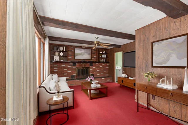 $339,000 | 58 East Highland Drive, Guilderland, NY 12203