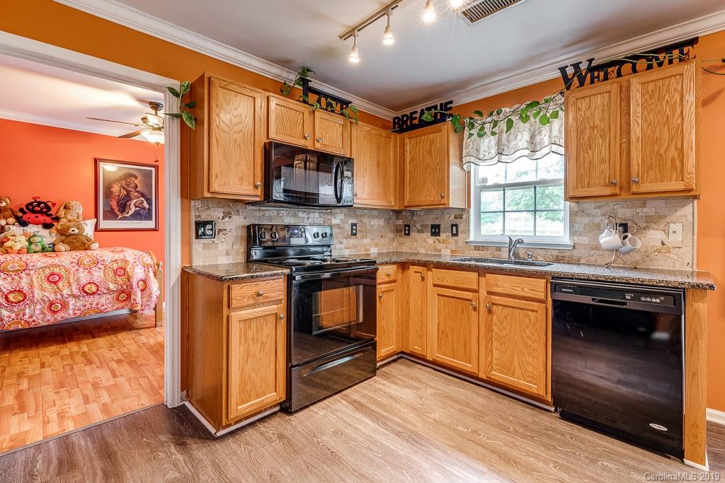 8331 Fox Swamp Road Charlotte, NC 28215 - Photo 13 of 38 Gallery Image 13