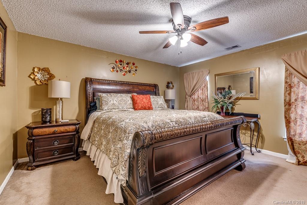 8331 Fox Swamp Road Charlotte, NC 28215 - Photo 17 of 38 Gallery Image 17