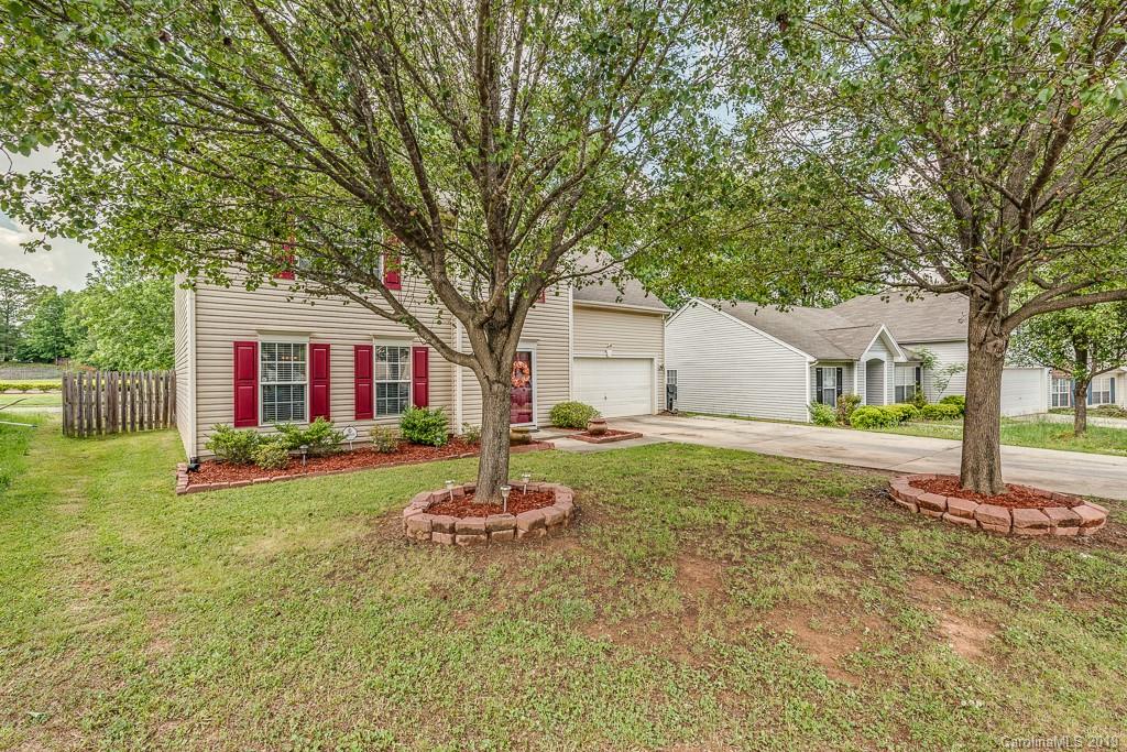 8331 Fox Swamp Road Charlotte, NC 28215 - Photo 3 of 38 Gallery Image 3