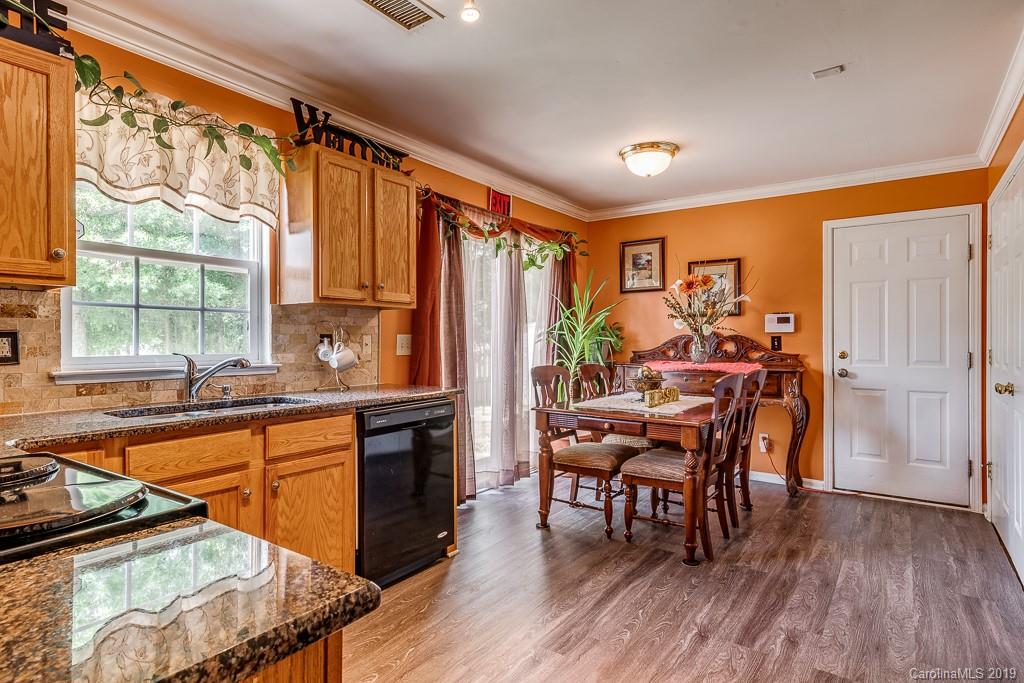 8331 Fox Swamp Road Charlotte, NC 28215 - Photo 10 of 38 Gallery Image 10
