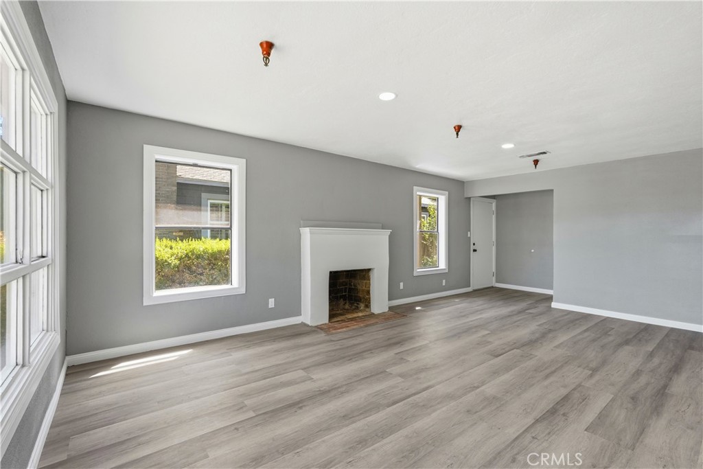 1002 Lochbrae Road Sacramento, CA 95815 - Photo 4 of 9