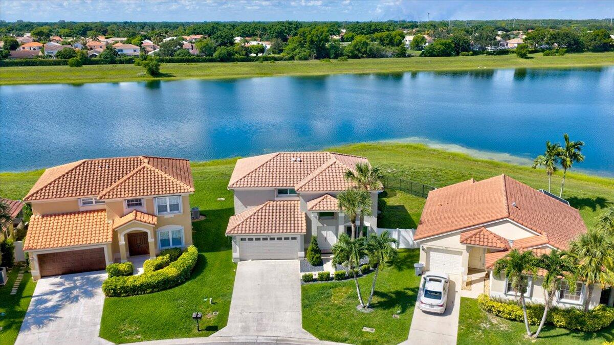 10712 Oak Lake Way Boca Raton, FL 33498 - Photo 6 of 48 38-DJI_20260629223557_0597_D_598_D_599_D