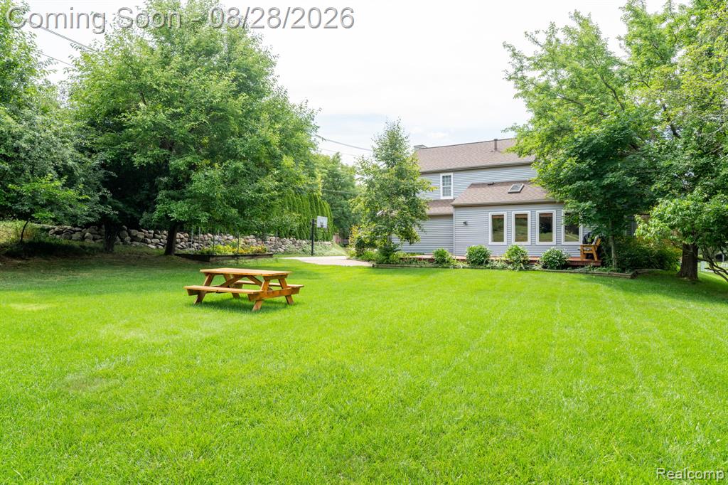 1952 Cedaredge Road Rochester Hills, MI 48306 - Photo 38 of 41 Gallery Image 38