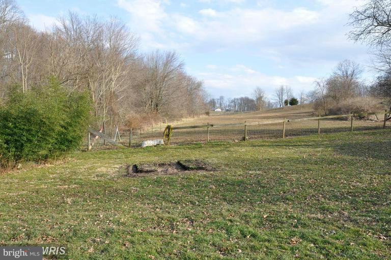 7431 Green Valley Road Frederick, MD 21701 - Photo 26 of 30 Backyard