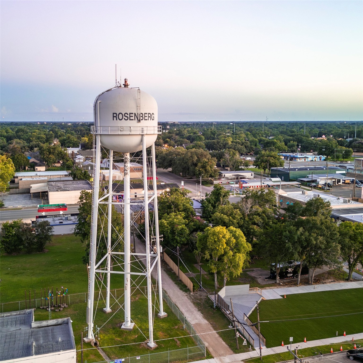 327 Afton Drive Rosenberg, TX 77471 - Photo 2 of 48