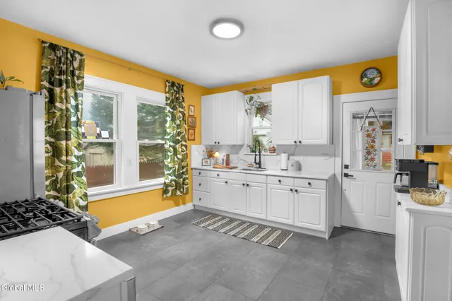 $317,500 | 1912 8th Street, Rensselaer, NY 12144