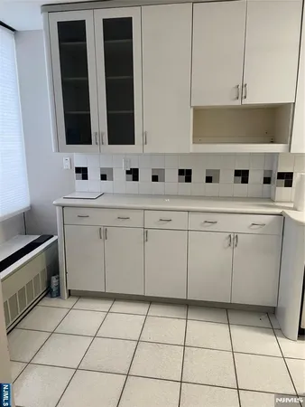 $3,700 | 300 Winston Drive, Unit 619, Cliffside Park, NJ 07010