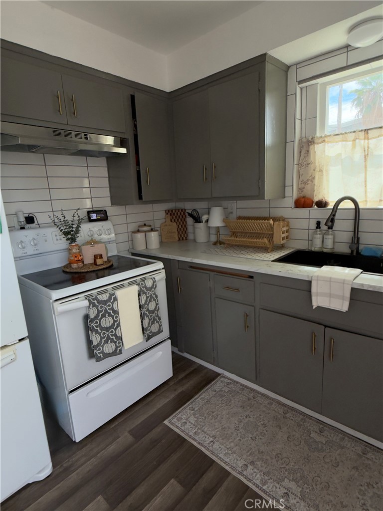 2123 Down Street Riverside, CA 92507 - Photo 4 of 15 Gallery Image 4