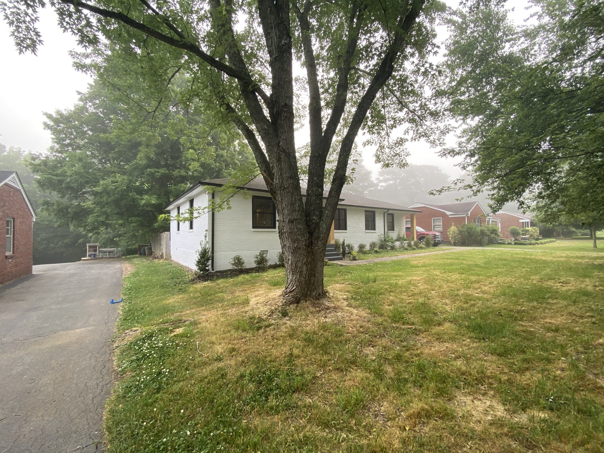 1670 Valley Road Clarksville, TN 37043 - Photo 2 of 17 Gallery Image 2