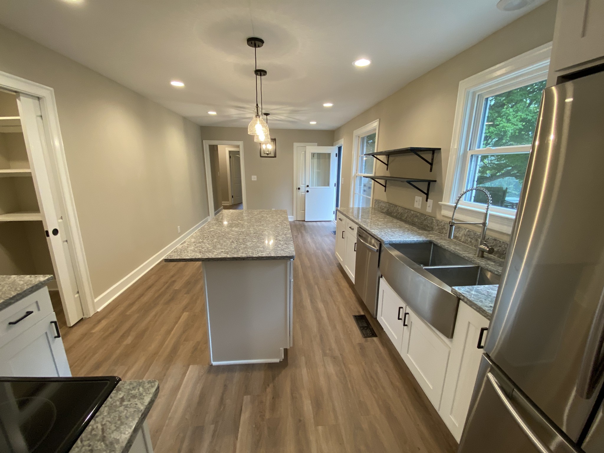 1670 Valley Road Clarksville, TN 37043 - Photo 11 of 17 Gallery Image 11