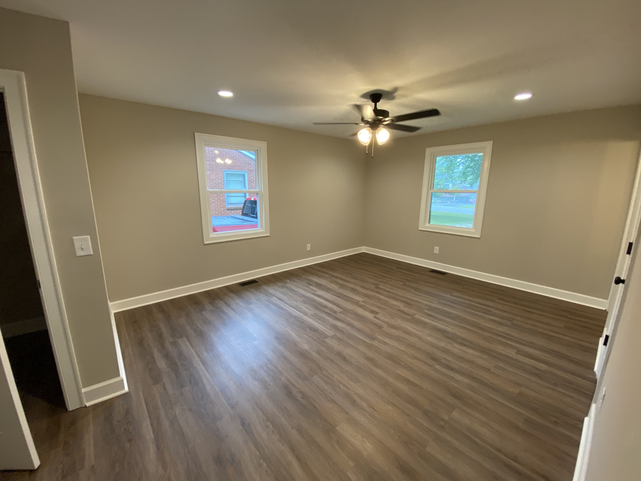 1670 Valley Road Clarksville, TN 37043 - Photo 14 of 17 Gallery Image 14