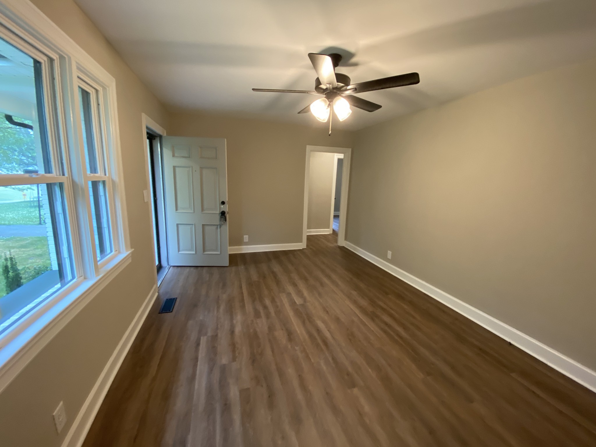 1670 Valley Road Clarksville, TN 37043 - Photo 3 of 17 Gallery Image 3