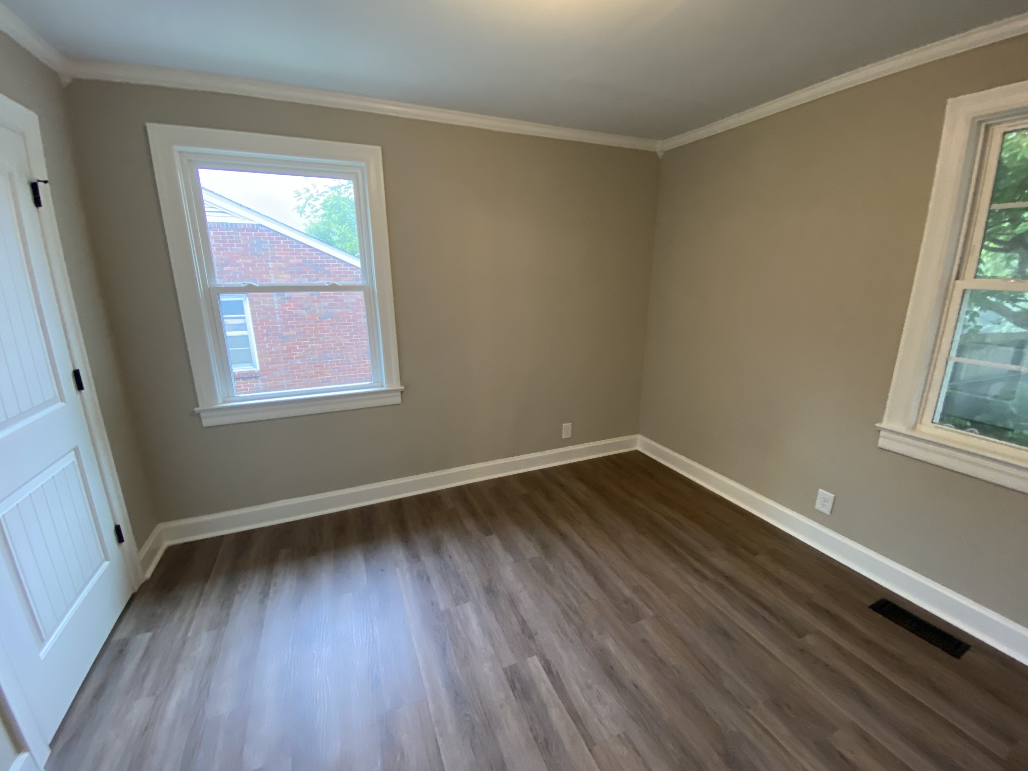 1670 Valley Road Clarksville, TN 37043 - Photo 5 of 17 Gallery Image 5