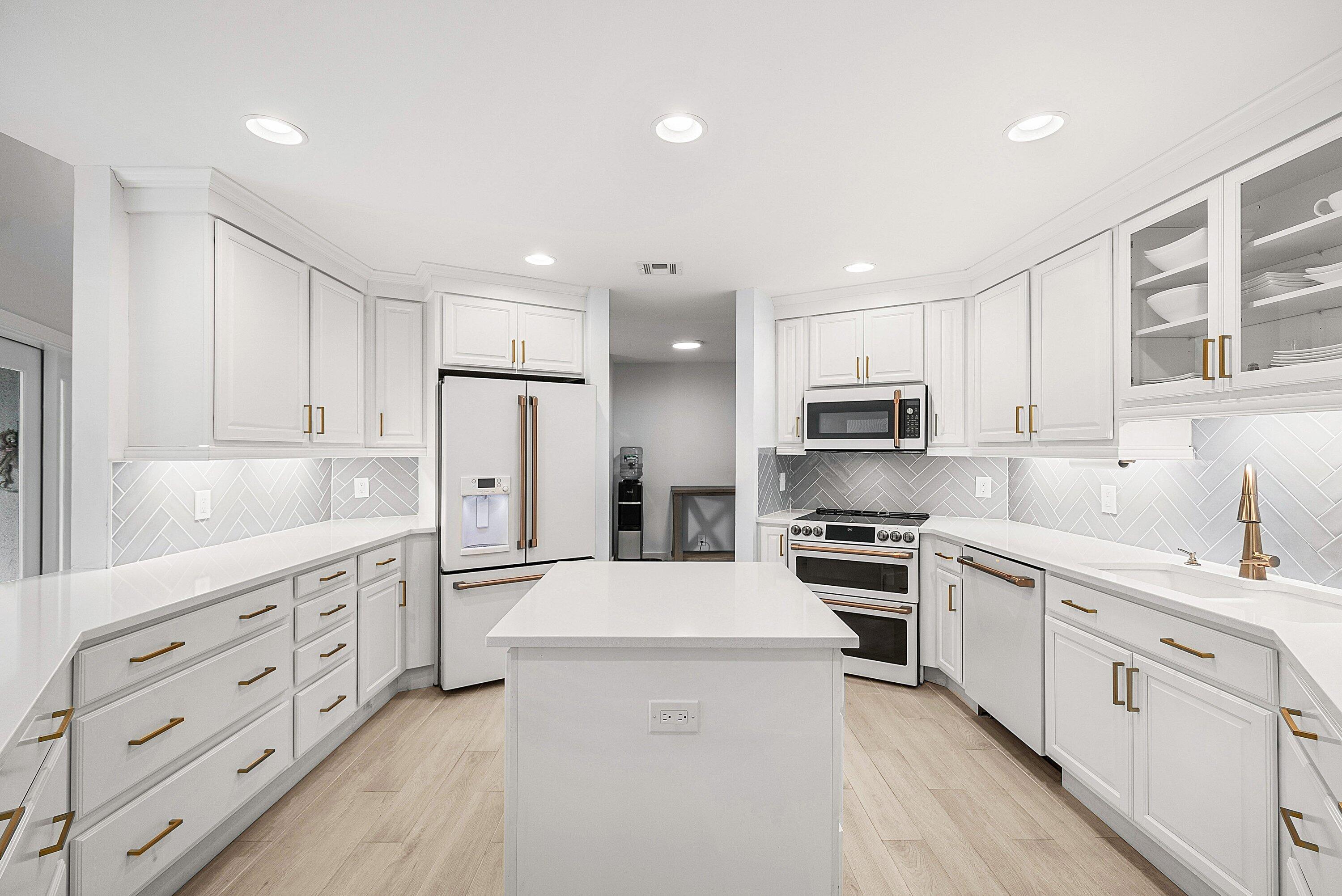 23373 Water Circle Boca Raton, FL 33486 - Photo 16 of 66 Chef's Kitchen