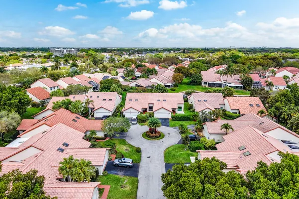 $892,500 | 23373 Water Circle, Boca Raton, FL 33486