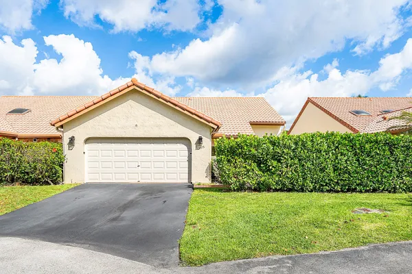 $892,500 | 23373 Water Circle, Boca Raton, FL 33486