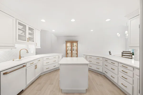 $892,500 | 23373 Water Circle, Boca Raton, FL 33486