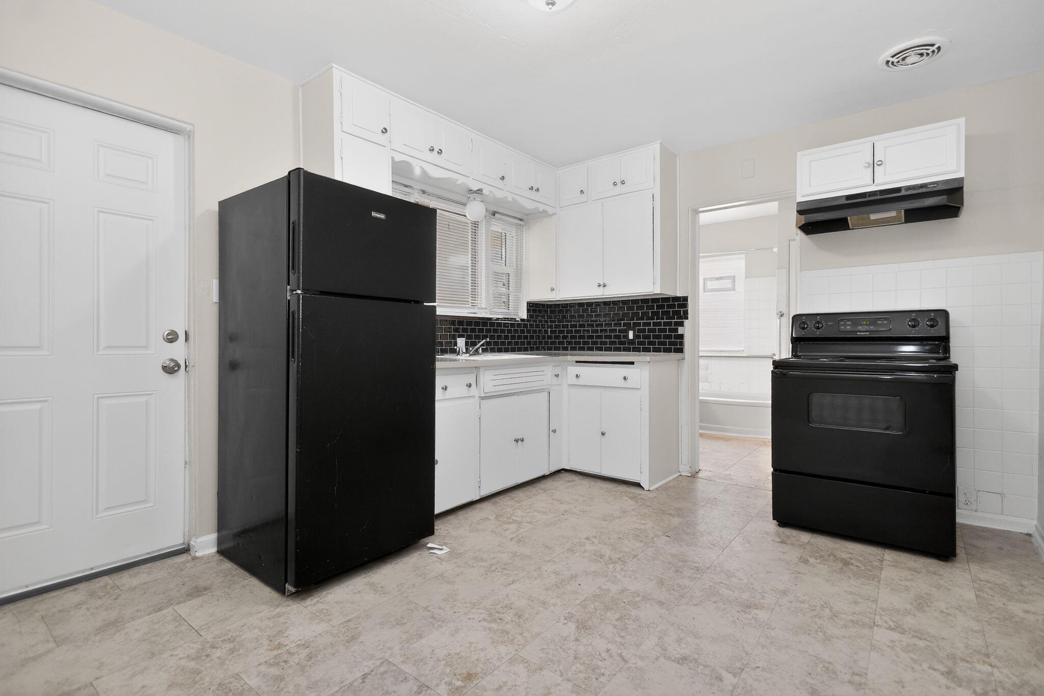 3956 North 75th Street Milwaukee, WI 53216 - Photo 9 of 30 14_3956_N_75th_St_Milwaukee_WI_53216-Kit